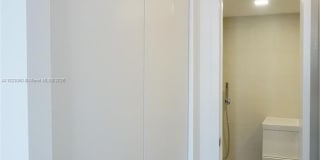 2851 NE 183rd St Gallery 11