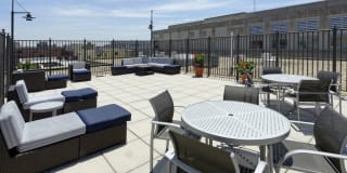 The Statesman Gallery 16