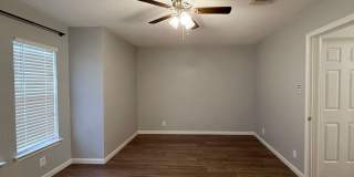 Beautiful 3/2 Available for Immediate Move In! Gallery 19