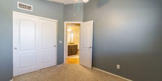 AMAZING 4 BED, 2.5 BATH HOME LOCATED NEAR 67TH AVE & UNION HILLS Gallery 15