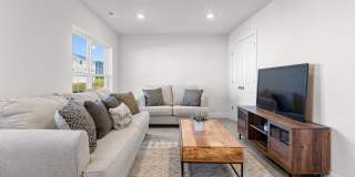 10893 DRUMMOND Place Gallery 22