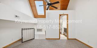 2 Bed 2.5 Bath Right off Cherry Street!! Gallery 16