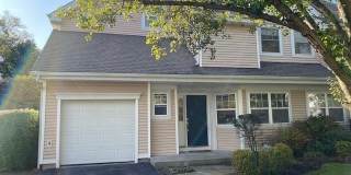 Beautiful 4/5 bedroom townhouse in Winding Ridge Gallery 1