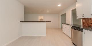 4505 UNIVERSITY AVENUE Gallery 9