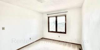 2048 Walnut Street Gallery 23