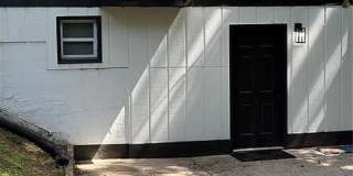 Room in 2 Bedroom Home at Wedgewood Dr Gallery 7