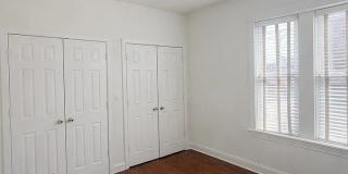 4303 N Sawyer Avenue Gallery 3