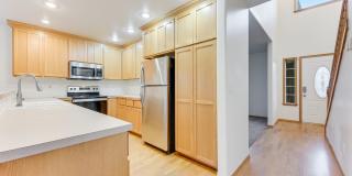 South Hill 3 bedrooms 2.5 bath house Gallery 1