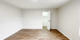 87th Street Apartments Gallery 12
