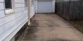 2 Bed/1 Bath House for rent! SHOWINGS STARTING 7/27/26! Gallery 9