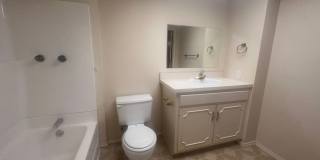 Unique Lyndon area 4 bedroom home with multiple common areas Gallery 67