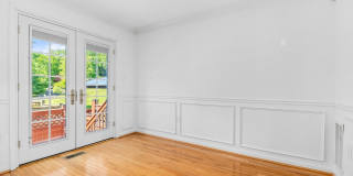 146 WASHINGTON Street Gallery 18