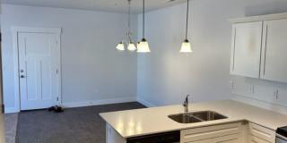 Gorgeous Condo! Gallery 9