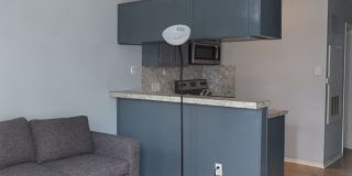Wesdgewood West Campus - 1BD / !BA - 10 Ft Ceilings - Nodern Appliances - Gated - W/D -  $1200 Gallery 4
