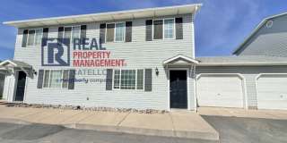 3 Bedroom 1.5 Bath Apartment - 1 car garage Gallery 1