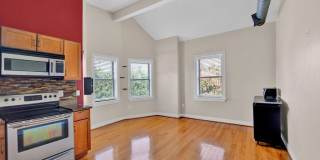 1301 Adams St Ne Gallery 13