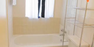 One Bedroom Condo located in Gardens At Owings Mills! - RENT SPECIAL Gallery 9