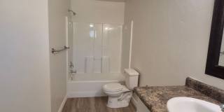 Remodeled 3 Bed / 2.5 Bath Townhome in Great Location Gallery 49