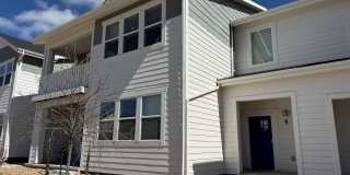 Beautiful Home in Windsor with Internet Included! Gallery 1