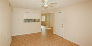 2835 Winkler Avenue Gallery 3