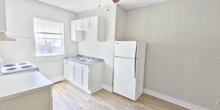 Spacious Three Bedroom House - MOVE IN TODAY! Gallery 5