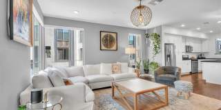 Beautiful Energy Efficient Hayward Townhome w/ Modern Updates Gallery 3