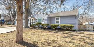 Newly Renovated Home - Steps Away from KU Med Gallery 1