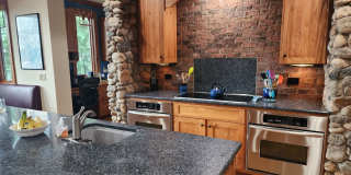 Fully Furnished Lakefront Home Gallery 11