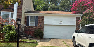 Lovely 4 bedroom Colonial Gallery 4
