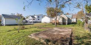 Bright & Spacious 3-Bedroom Home – Pet-Friendly with Private Yard Gallery 1