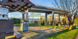 $500 OFF Special - Beautiful 4 Bed/1 Bath Home in Astoria Gallery 45