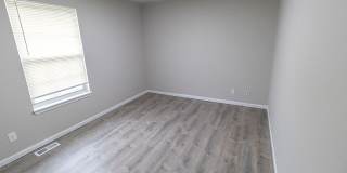 3 Bedroom Duplex! Gallery 11