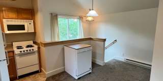 MOVE IN TODAY 1 Bedroom, 1 bathroom Spacious Apartment - Apartment above garage space. MOVE IN TODAY 1 Bedroom, 1 bathroom Spacious Apartment - Apartment above garage space. Gallery 3