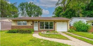 Updates Everywhere! 2/3 Bedrooms in Oak Park Gallery 1