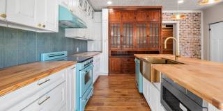 Thiel on 9th Gallery 9