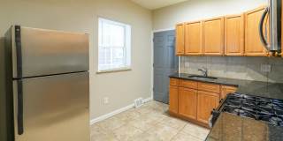 Newly renovated 3 bed 1.5 bath, central air Gallery 6
