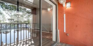 Remodeled 2/2 Waterfront Condo Gallery 25