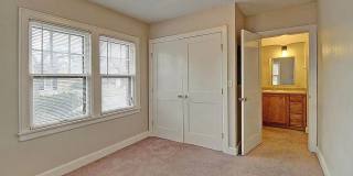 Historic Charm Meets Modern Comfort at Old English Court Gallery 9