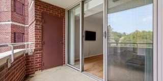 5800 NICHOLSON Lane Gallery 21
