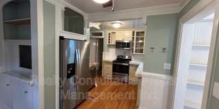 2461 Lyndhurst Avenue Gallery 114