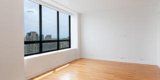 180 E Pearson Street Gallery 12
