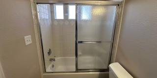 2 Bed, 2 Bath in Courtyard Estates! Gallery 7