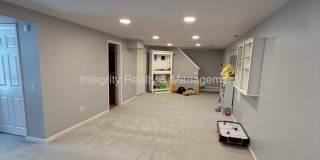 4 Bed/3.5 Bath, 3306 Sqft - 10074 E Lake Dr. Gallery 38