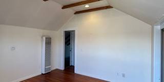 Upstairs one bedroom available now on Emerald between Cass and Bayard Gallery 11