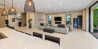 623 N Edinburgh Ave Gallery 8