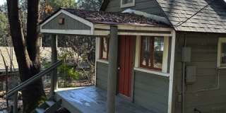 318 Nile Street Cottage Gallery 1