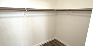 Beautiful Remodeled 3 bed, 2 bath home in convenient El Mirage neighborhood! Gallery 21