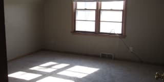 2BR 2bath home close to downtown Iowa City, available August 1, 2023! Gallery 11