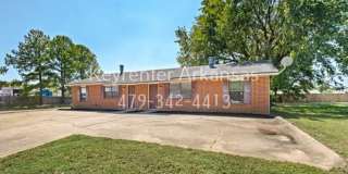 Cozy 2 Bedroom Duplex with Fireplace & Spacious Backyard! Gallery 1