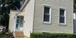 Beautifully Renovated 3-Bedroom Home with Off-Street Parking in South City Gallery 1